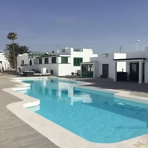 relax-pool-next-to-the-beach-apt.in-canary-islands.com/